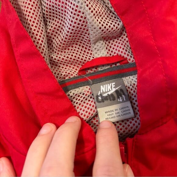 Nike lightweight windbreaker zip up hooded jacket - Picture 4 of 4